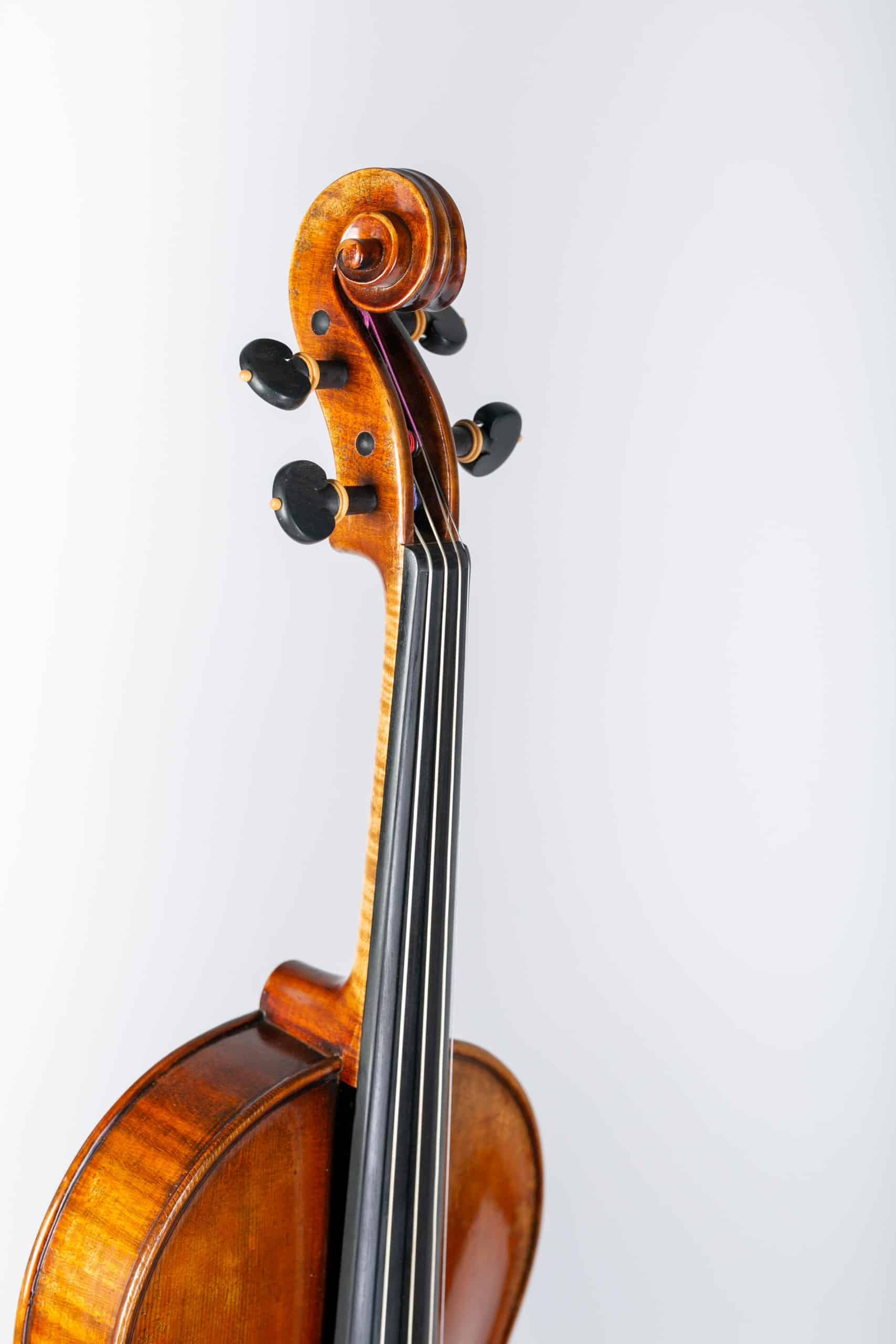 VLA Luthiers Clar EW antic 14 VLA Luthiers Clar EW antic 14 scaled