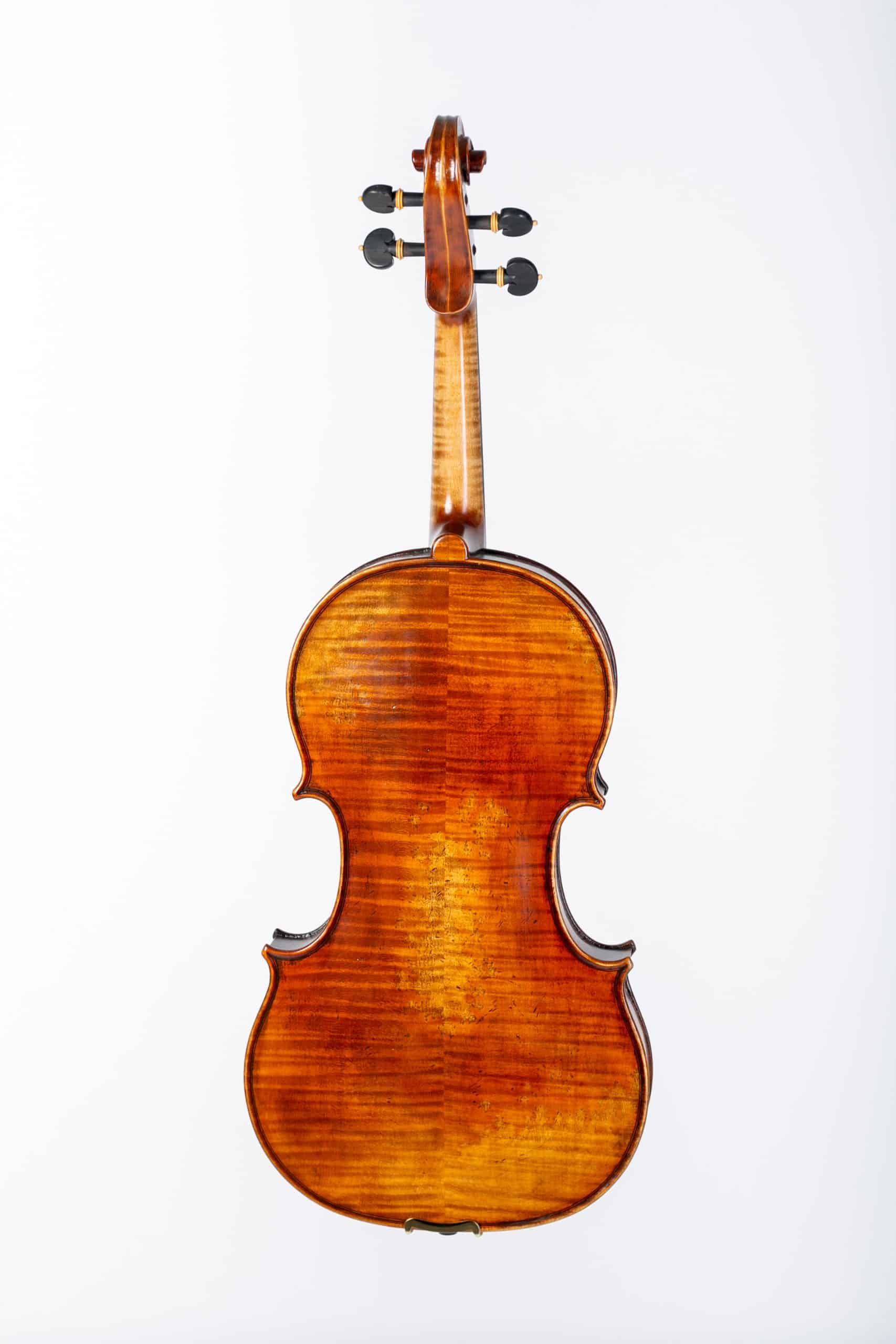 VLA Luthiers Clar EW antic 8 VLA Luthiers Clar EW antic 8 scaled