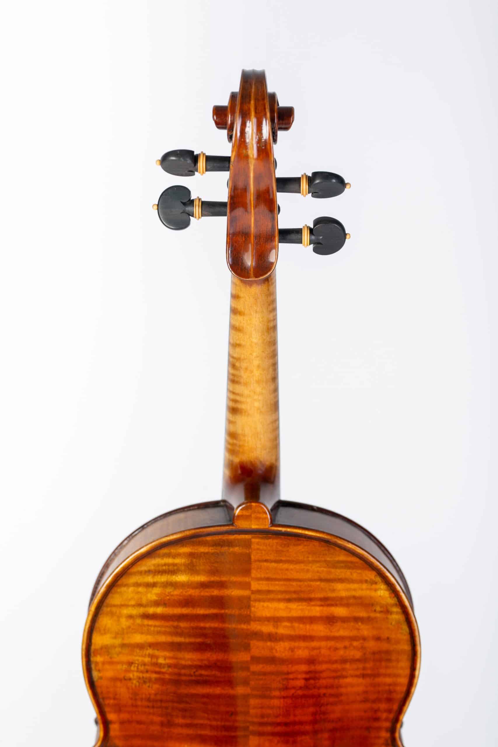 VLA Luthiers Clar EW antic 9 VLA Luthiers Clar EW antic 9 scaled